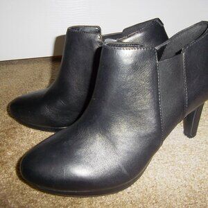 Collections by Clarks Ultimate Comfort Heel Ankle Bootie Leather Black sz 9,5